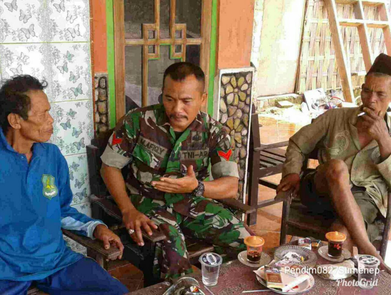 Lebih Dekat dengan Masyarakat, Babinsa Koramil Bluto Jalin Komsos