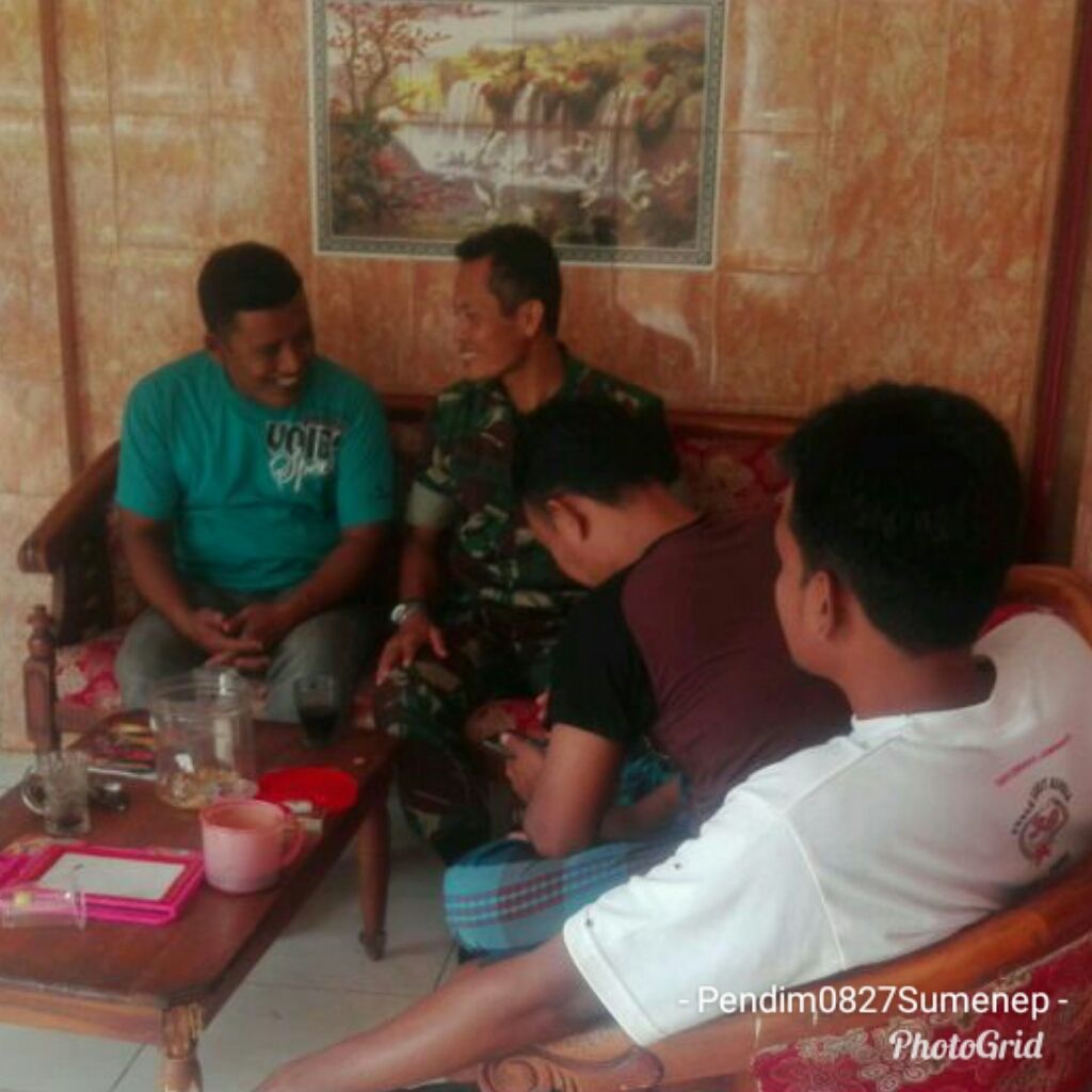 Melalui Komsos Babinsa Ambunten Sampaikan Wawasan Kebangsaan Kepada Tokoh Pemuda
