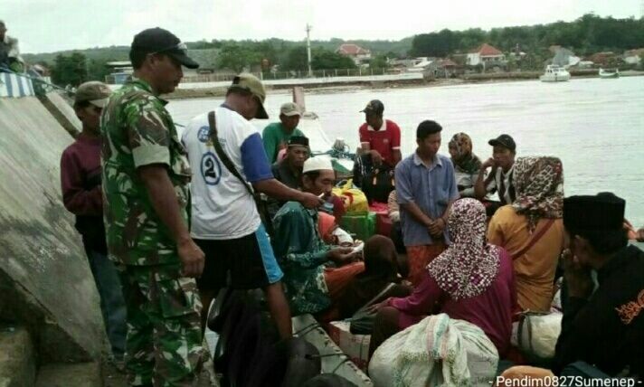 Sertu Muhlas Babinsa Sapudi, Intens Pantau Pelabuhan Gayam
