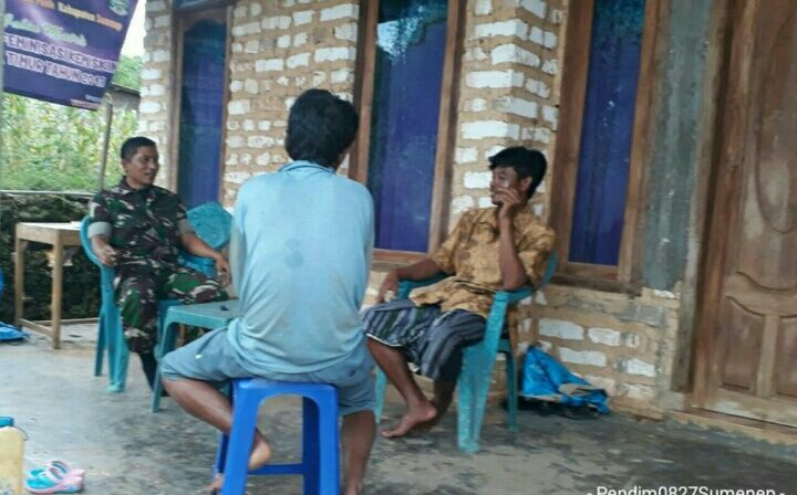 Babinsa Serka Sumarwi Komsos Membahas Situasi Wilayah Dan Pertanian