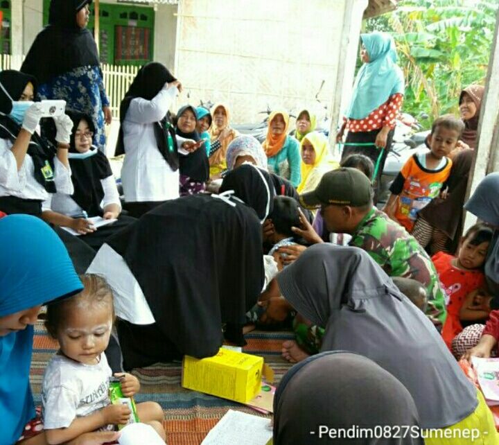 Serka Wiyono Babinsa Patean Dampingi Pemberian Vaksin ORI-Difteri