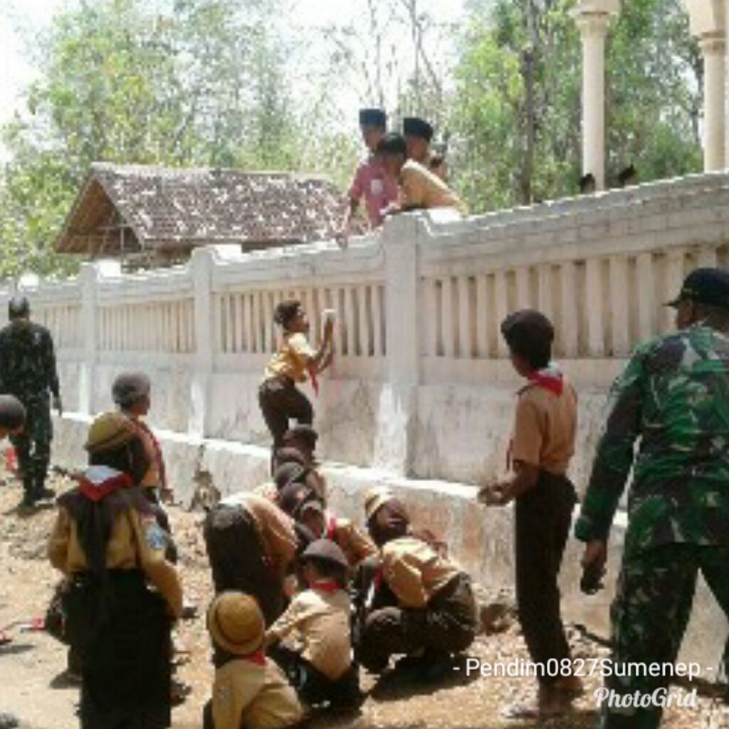 Ramil 0827/20 Sapudi Gelar Karya Bhakti Membersihkan Masjid Dairul Ikbad