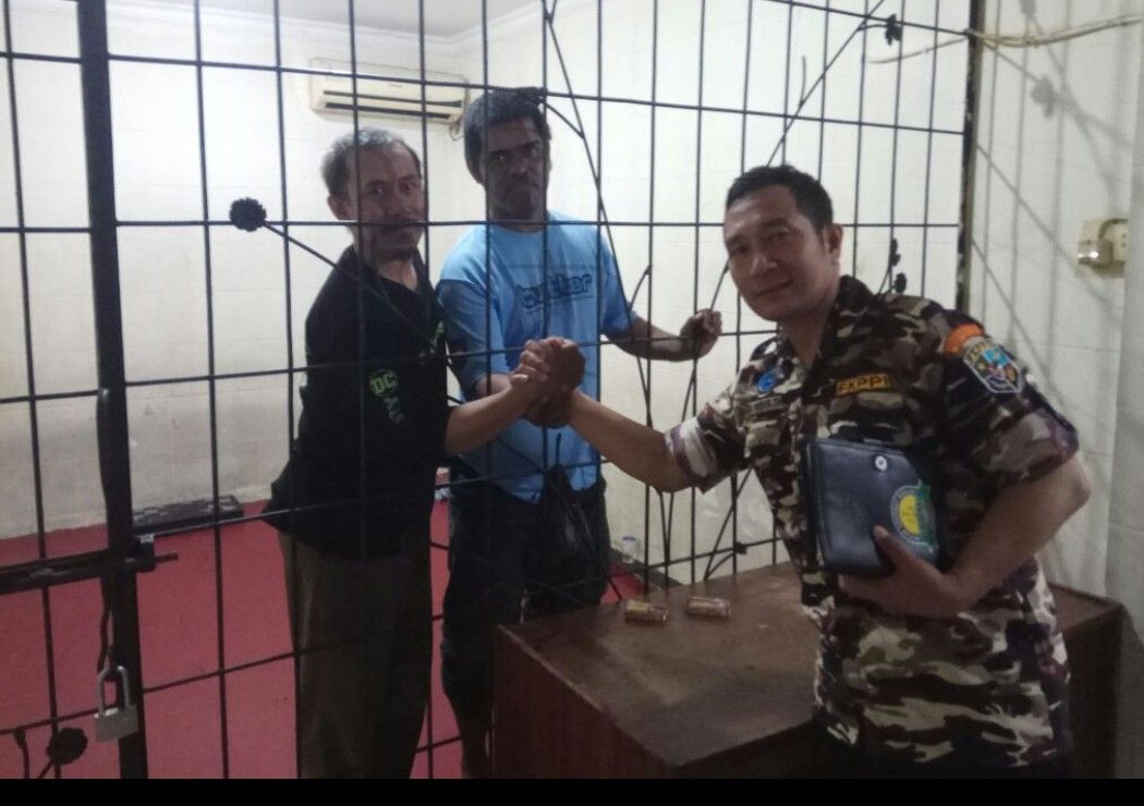 Ditahan Karena Melerai Dari Amukan Massa