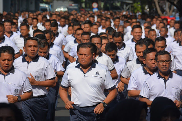 Pangarmabar Olahraga Bareng Prajurit Koarmabar