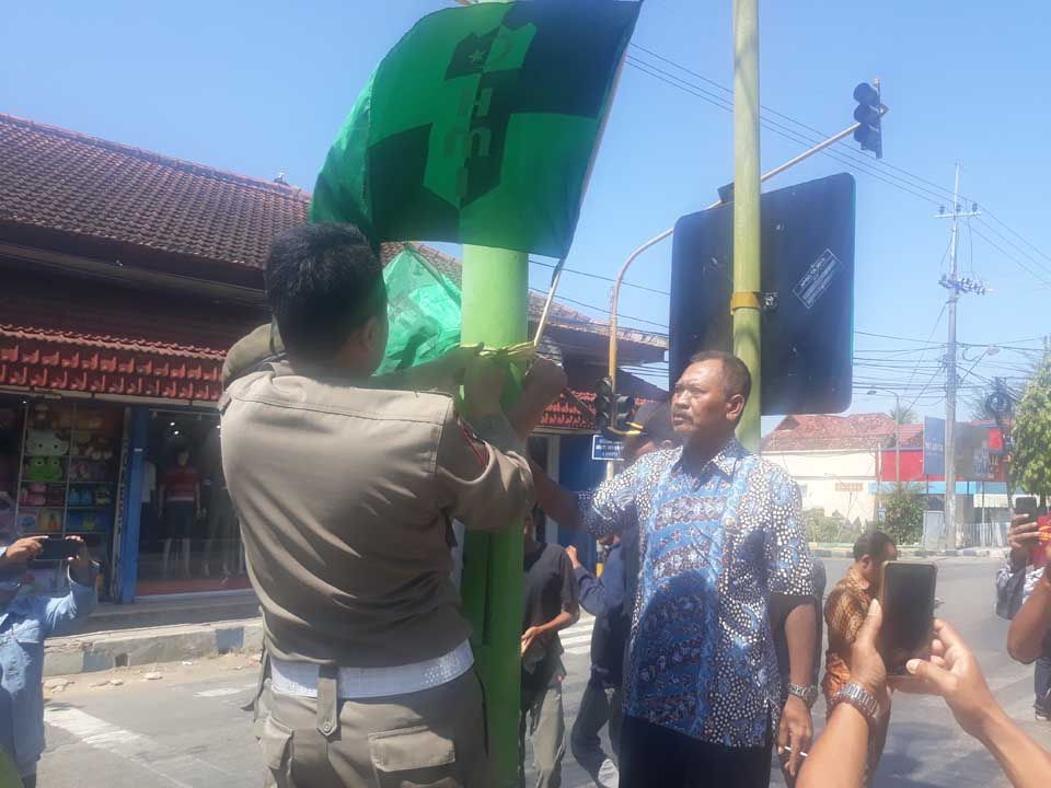 Kisruh Bendera HMI, Satpol PP Sumenep Pengecut!