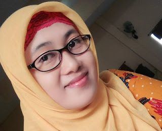 Mengenal Lebih Dekat Penyair Muda Sumenep Berhijab