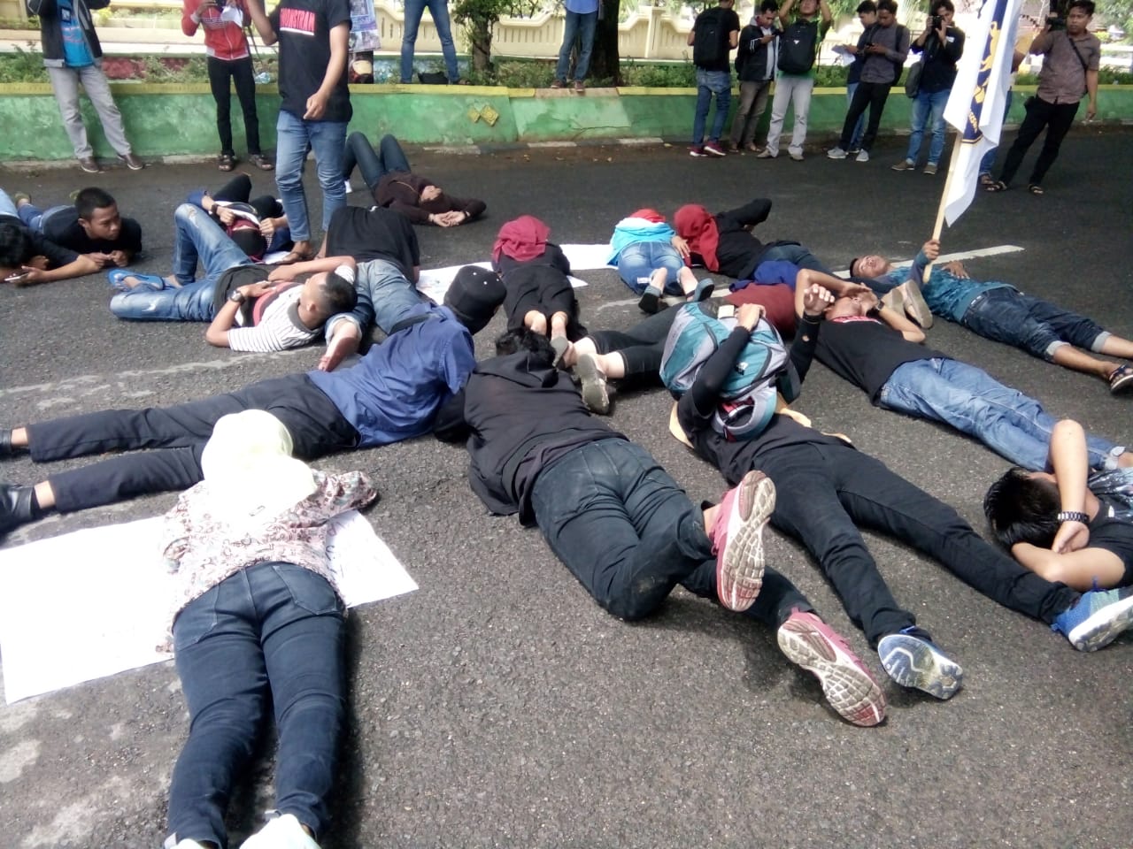 Kasus Korupsi Pasar Pragaan “Belum Beres”, Mahasiswa Demo Polres Sumenep