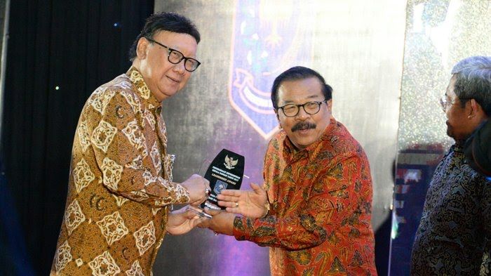 Isu Bernas, Pakde Karwo Jadi Mendagri Gantikan T. Kumolo Dalam Suksesi 2019 Isu Bernas, Pakde Karwo Jadi Mendagri Gantikan T. Kumolo Dalam Suksesi 2019