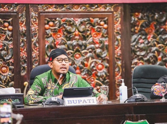 Dobrak Tradisi “Ayah Pencari Nafkah Saja”, Bupati Fauzi Terbitkan SE: ASN Sumenep Wajib Ambil Rapor Anak atau SDM Taruhannya!
