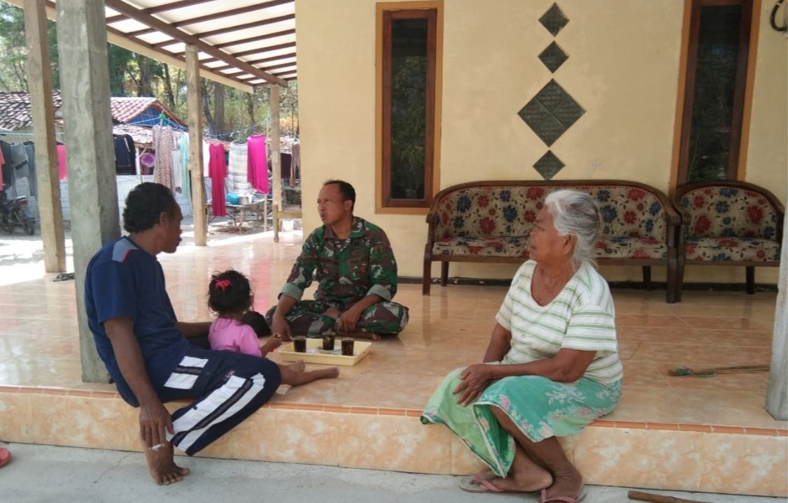 Jaga Harmonisi, Babinsa Koramil 0827/23 Giligenting Pertahankan Komsos Dengan Warga Binaaan