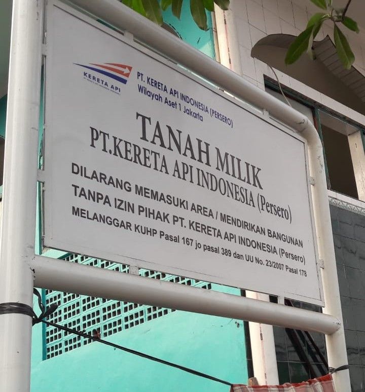 Warga Resah, PT. KAI Pasang Plang Kepemilikan Tanah di Kota Intan