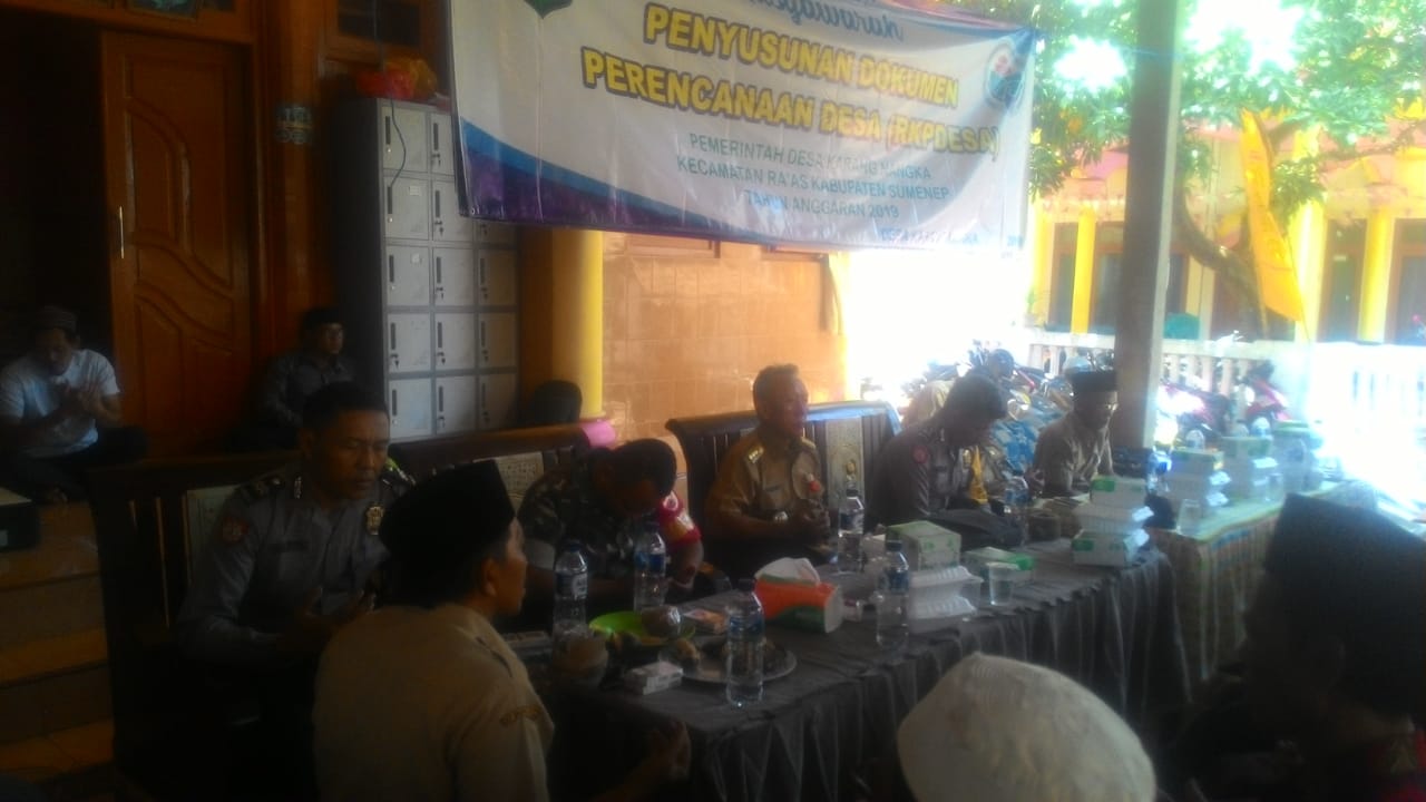 Koordinasi Babinsa Koramil 0827/21 dengan Aparat Desa