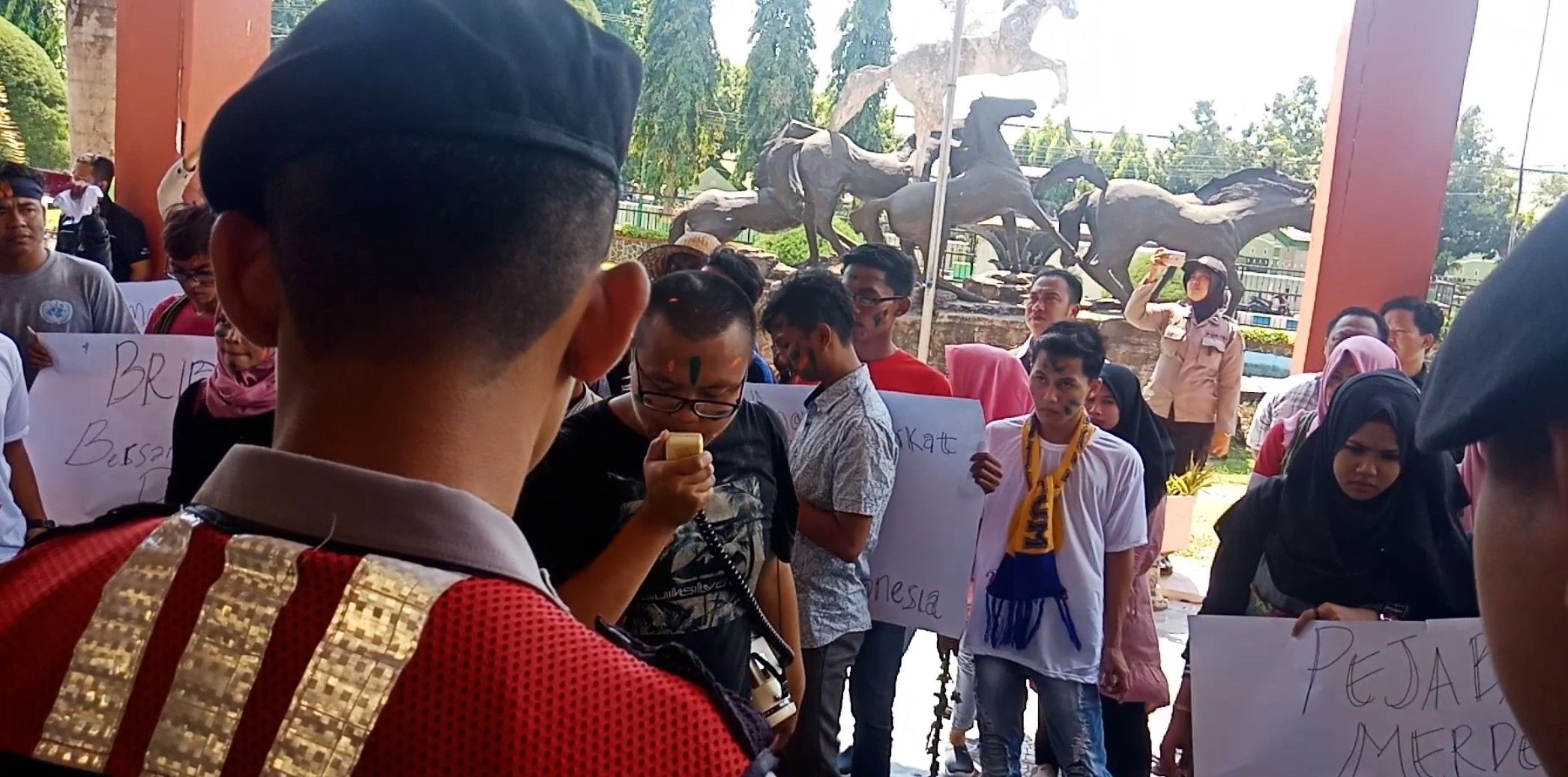 Bripda Turun Jalan Tuntut Disperta Sumenep Hentikan Penyusutan Lahan Pertanian