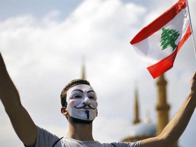 Warga Lebanon Turun Jalan Protes Memburuknya Krisis Ekononomi