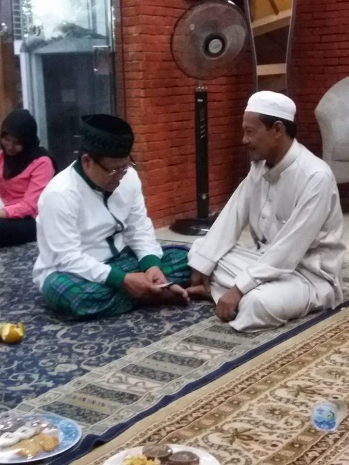 Advokat Ini Curhat Soal Kedekatan Menantu Pengasuh Ponpes Al Is’af Kalabaan Dengan Almarhum Gusdur