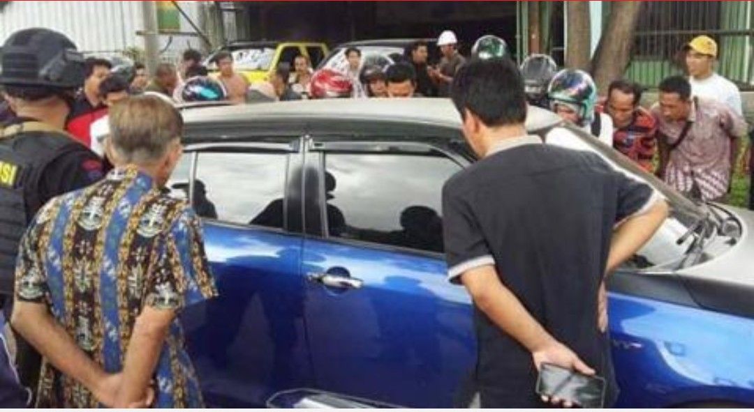 Kisah Kepala Desa Tewas Mendadak Saat Berhubungan Intim Dalam Mobil Kisah Kepala Desa Tewas Mendadak Saat Berhubungan Intim Dalam Mobil