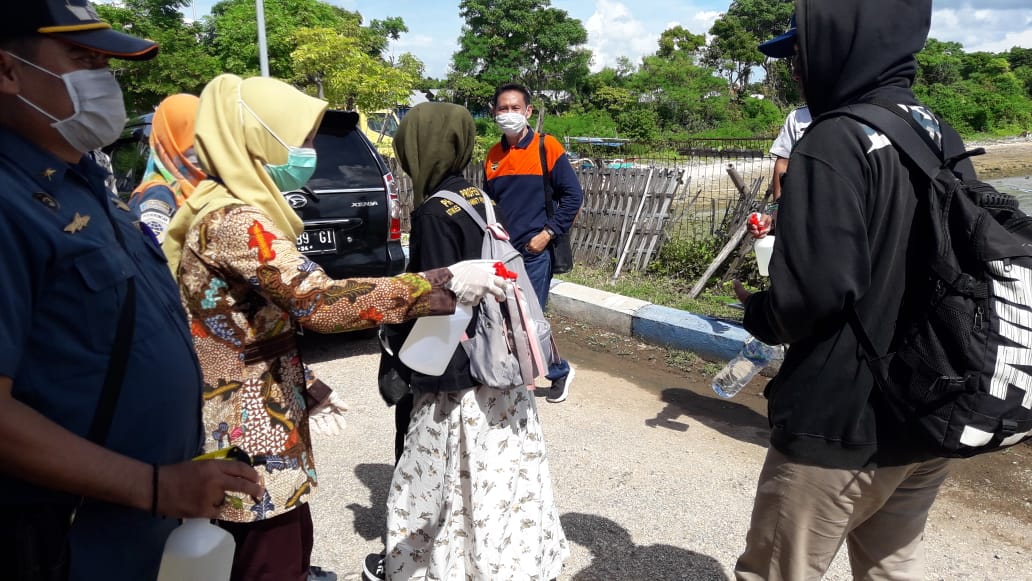 Miris! Petugas Pencegahan Covid-19 Tanpa APD, Warga Sumenep Surati Gubernur Jatim