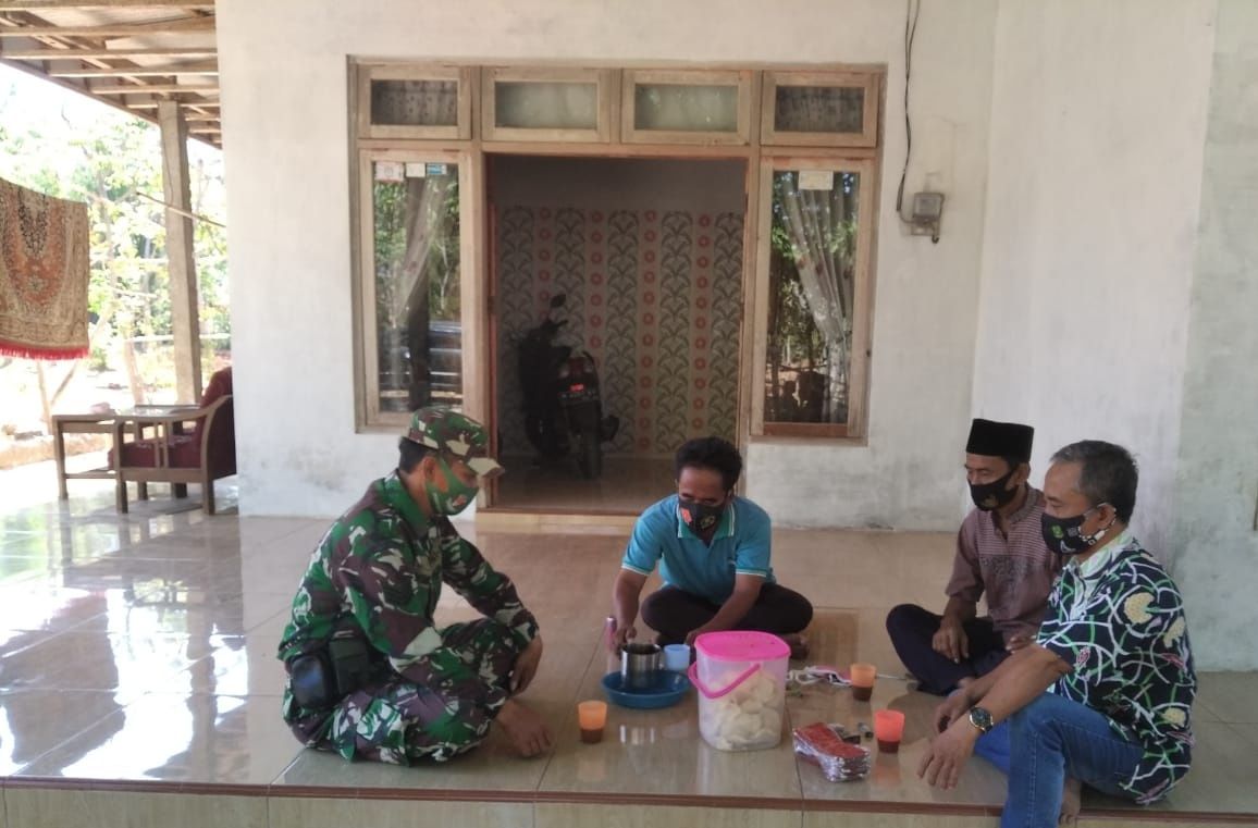 Koramil 0827/04 Bluto Anjangsana ke Rumah Warga Binaan di Desa Lobuk