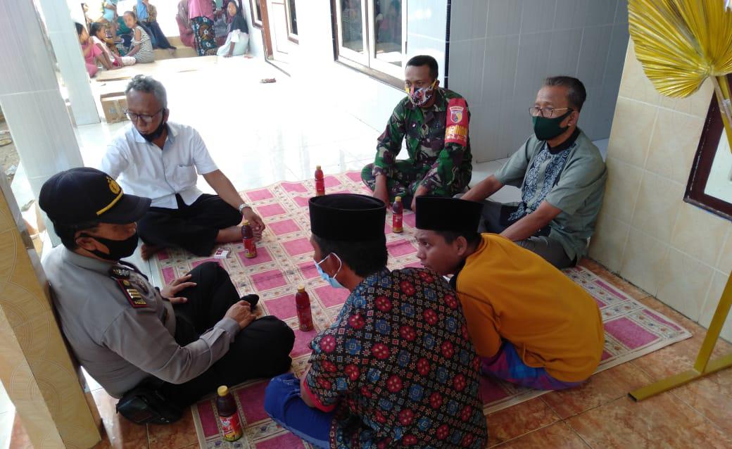 Babinsa Koramil Raas Komsos  di Rumah Warga Binaan