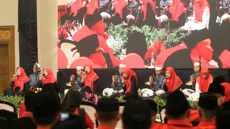 Spirit Ali ‘Imran, Ayat Suci dan Shalawat Getarkan Konferda PDI Perjuangan Jatim