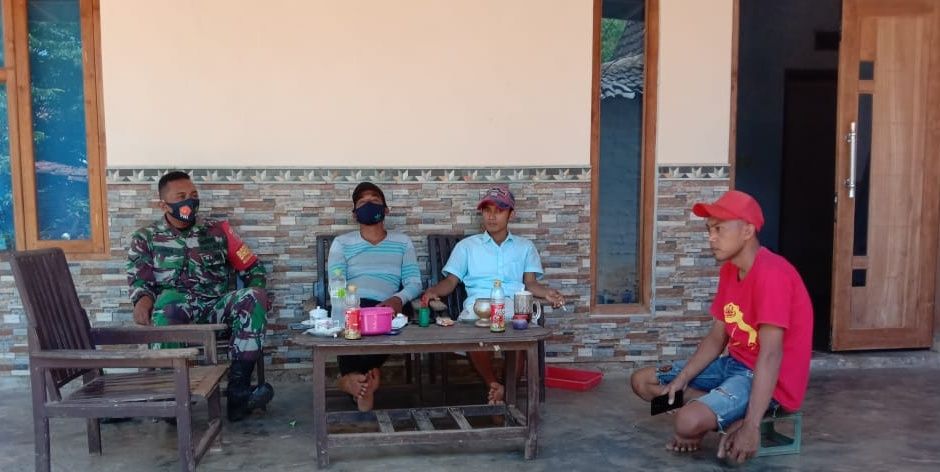 Babinsa Koramil 0827/05 Lenteng Anjangsana Kerumah Warga Binaan Babinsa Koramil 0827/05 Lenteng Anjangsana Kerumah Warga Binaan