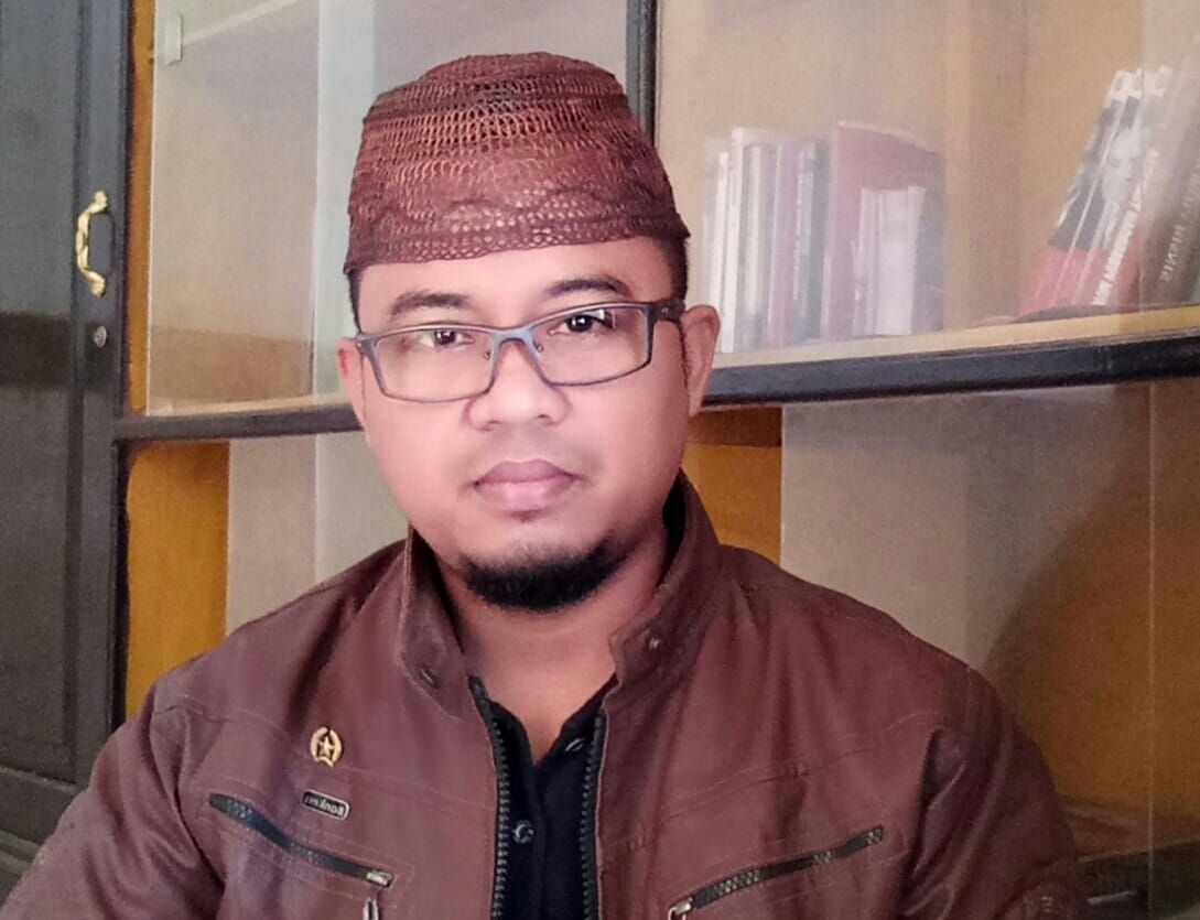 Rausi Samorano Sindir Kisruh Bawaslu VS KPUD Ibarat Memaksa Bule Makan Nasi Jagung,Muless!!!