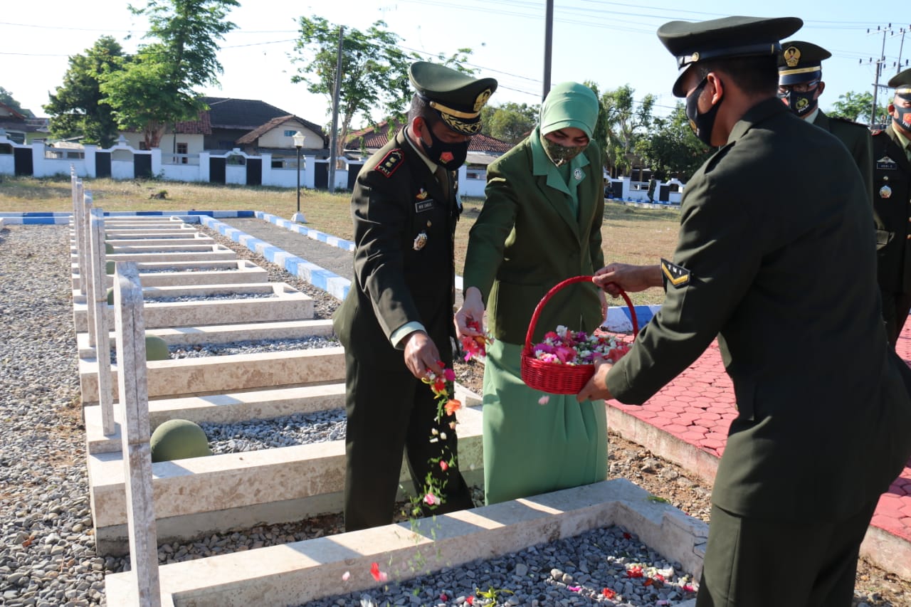 Kodim 0827/Sumenep Gelar Ziarah Rombongan di Taman Makam Pahlawan