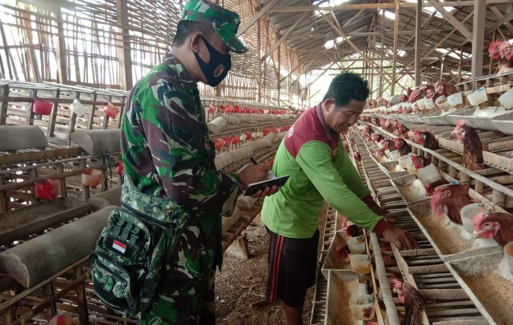 Bintara Pembina Desa Babinsa Koramil 0827/04 Bluto Komsos ke Desa Bungbungan Bintara Pembina Desa Babinsa Koramil 0827/04 Bluto Komsos ke Desa Bungbungan
