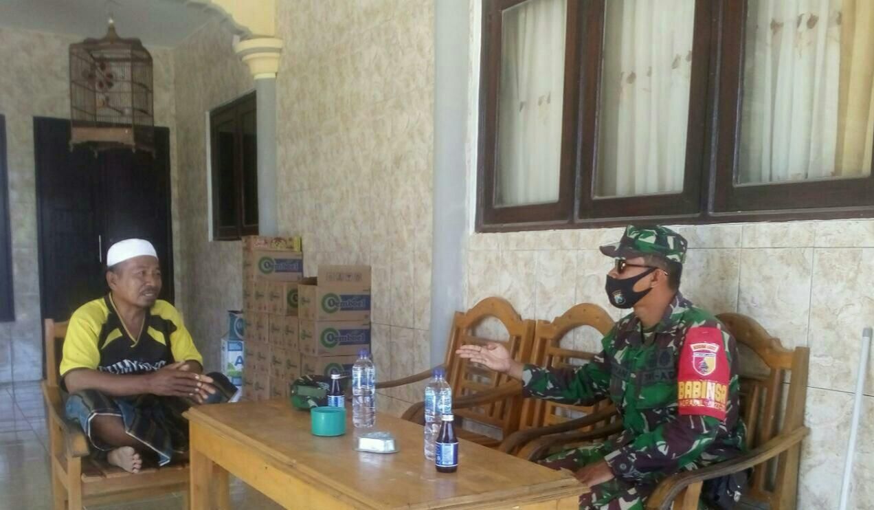 Babinsa Koramil a0827/21 Raas Komsos Bersama Warga Binaan Babinsa Koramil a0827/21 Raas Komsos Bersama Warga Binaan