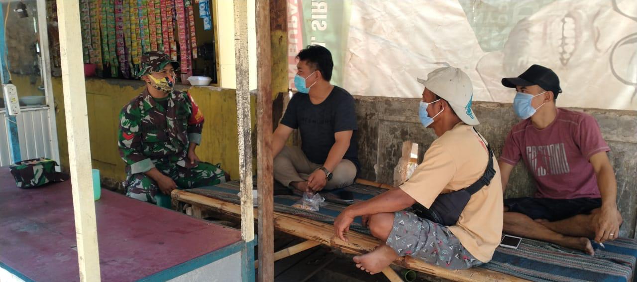 Cegah Penyebaran Covid-19, Babinsa Koramil Giligenting Bangun Sinergitas