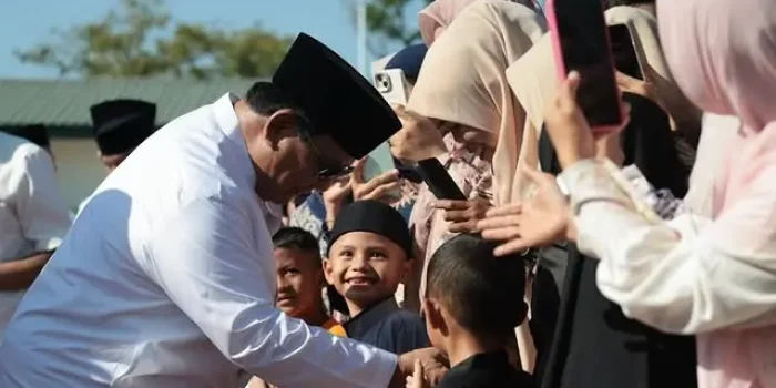 Presiden bersama warga Aceh Tamiang melaksanakan Shalat Idulfitri 2026 di Masjid Darussalam - Madura Exposeplex