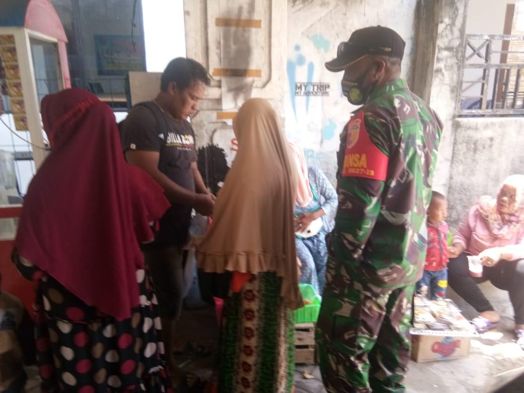 Babinsa Koramil 0827/19 Sapeken Giat Sosialisasi Protokol Kesehatan