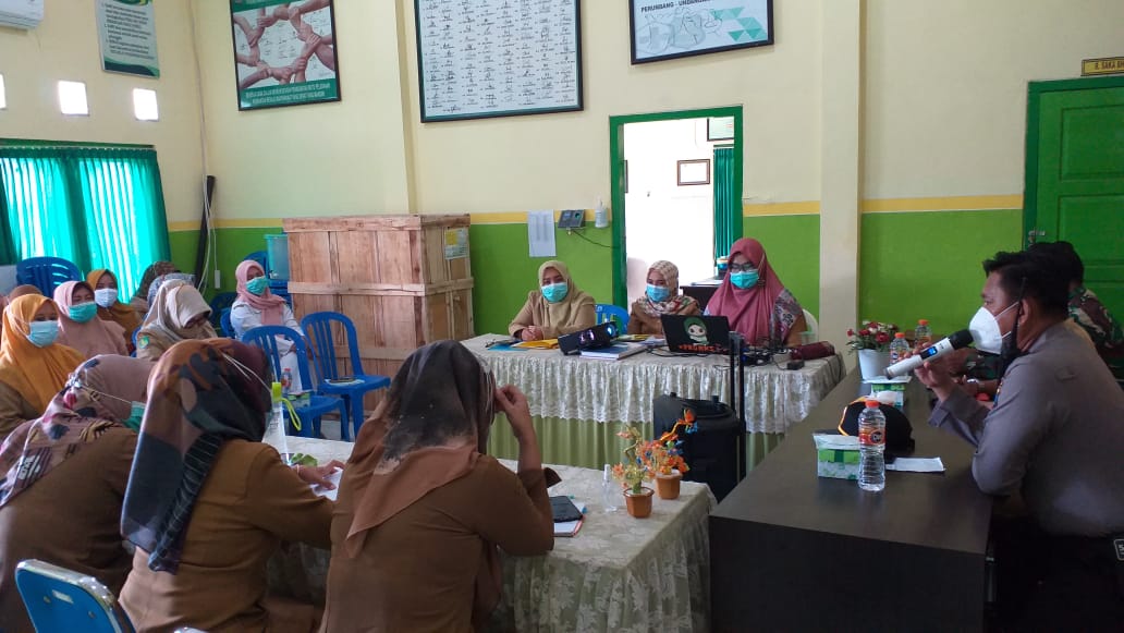 Babinsa Koramil 0827/02 Kalianget Serka Sugeng Mulyono Ikuti Acara Loka Karya