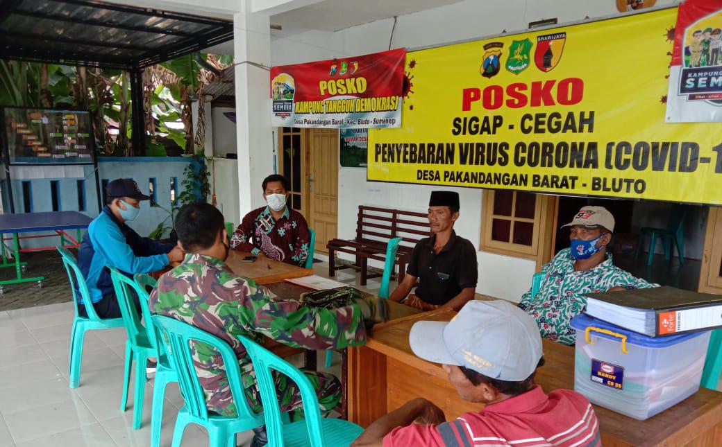 Babinsa Koramil 0827/04 Bluto Komsos Di Balai Kantor Desa Pekandangan Barat