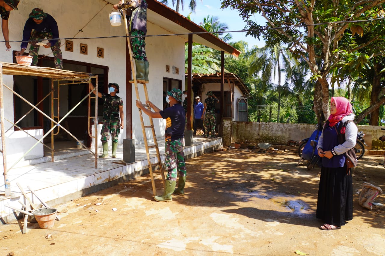Ternyata di Sumenep Ada Gadis Desa Pengagum TNI