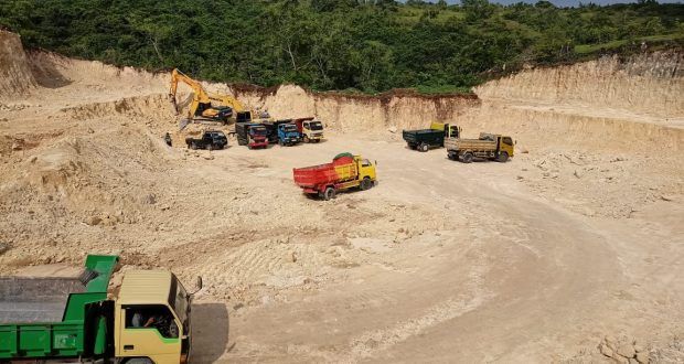 Tambang Fosfat dan Galian C Dekat Asta Tinggi Jadi Sorotan Tambang Fosfat dan Galian C Dekat Asta Tinggi Jadi Sorotan