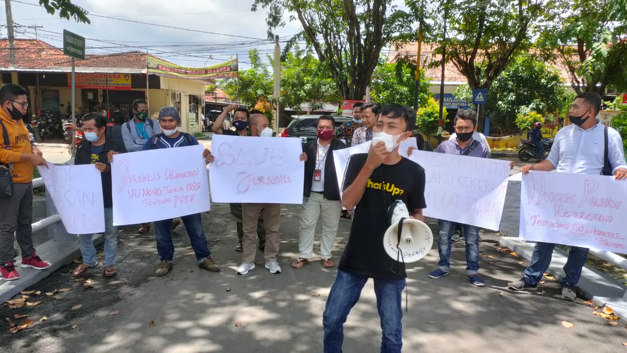 Solidaritas Untuk Jurnalis Tempo Surabaya