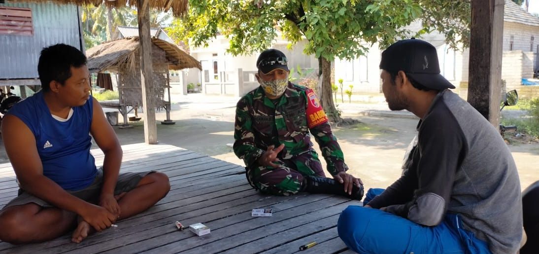 Babinsa Koramil 0827/19 Sapeken Konsisten Lakukan Komsos Dengan Seluruh Elemen