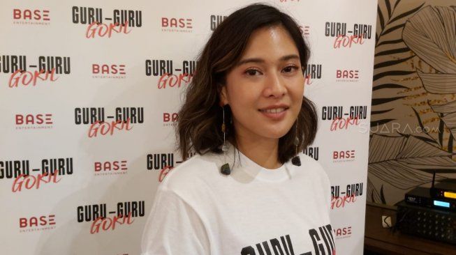 Dian Sastro Masuk Islam Setelah Dapat Jawaban, Kenapa Manusia Ada di Dunia?