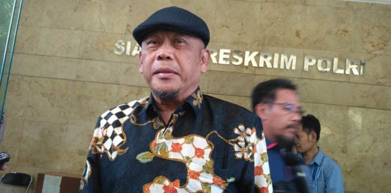 Menggugat Presiden Dan DPR Di Pengadilan Adalah Tindakan Konstitusional Menggugat Presiden Dan DPR Di Pengadilan Adalah Tindakan Konstitusional