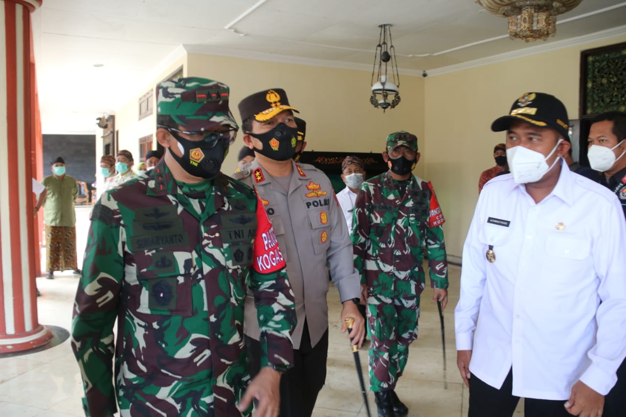 Pangdam V/Barawijaya Bersama Kapolda Tinjau Persiapan Kunker Panglima TNI dan Kapolri ke Sumenep