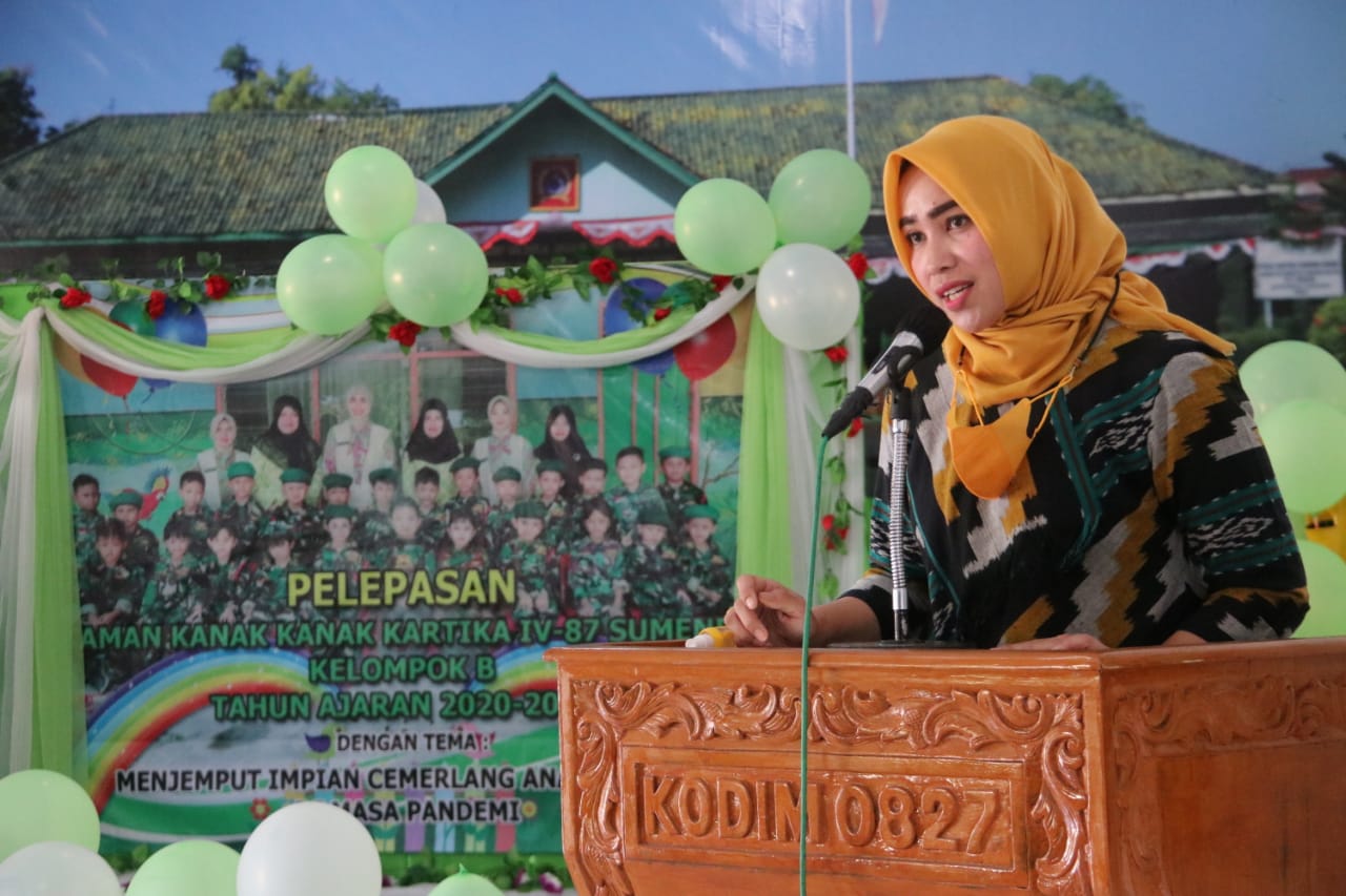 Ketua Yayasan Kartika Jaya Koordinator Kodim 0827/Sumenep Cabang IV Brawijaya Hadiri Pelepasan TK Kartika IV-87 Sumenep Kelompok B