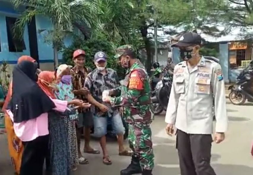 Melalui Komsos Babinsa Ingatkan Warga Agar Tetap Disiplin Protokol Kesehatan