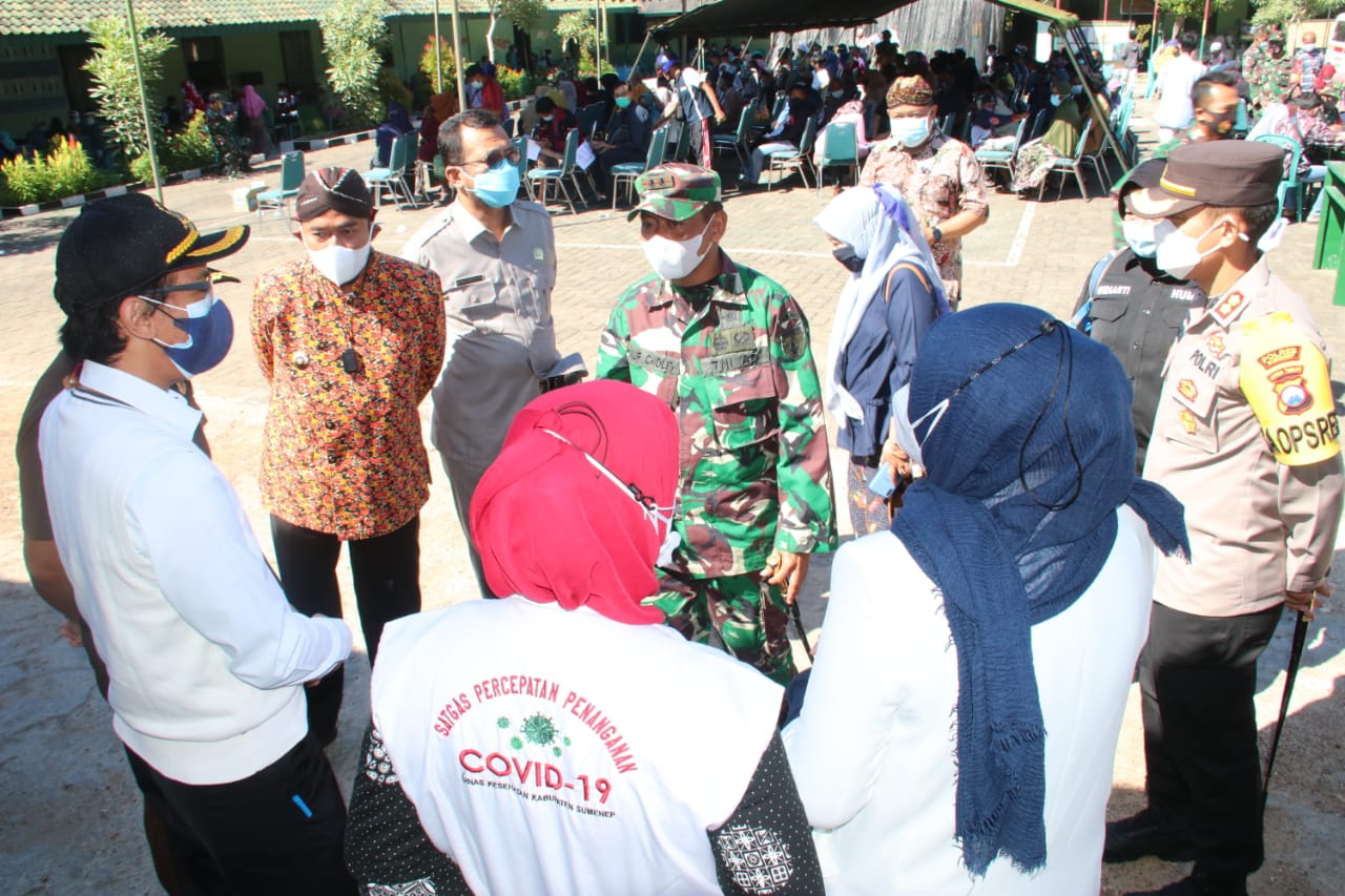 Hari Ke – 2 Serbuan Vaksinasi Kodim 0827/Sumenep, Sasar 1100 Warga