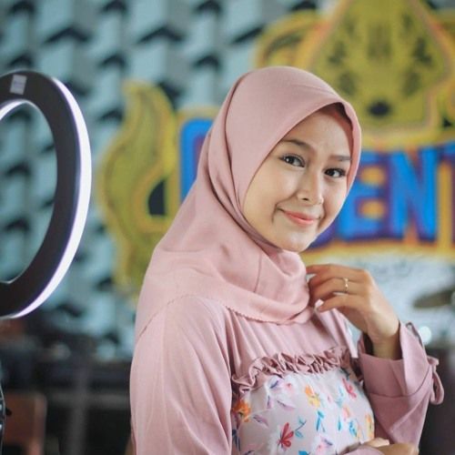 Wow, Tiya Cover Lagu Sebujur Bangkai Ditonton 69 Juta lebih