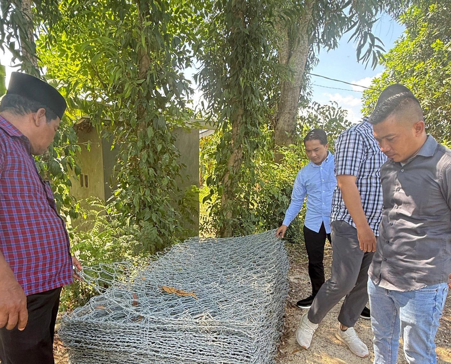 Proyek Curang Sumenep: Sidak Komisi III DPRD Temukan Indikasi ‘Permainan’ Bronjong Abal-Abal