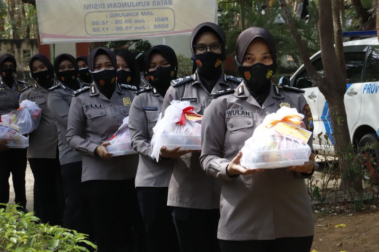 HUT Polwan Ke-73, Srikandi Polri Sumenep Gelar Bhakti Sosial di RIDC Batuan