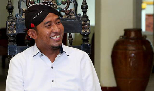 Senyum Bupati Sumenep Yang Sulit Terbaca