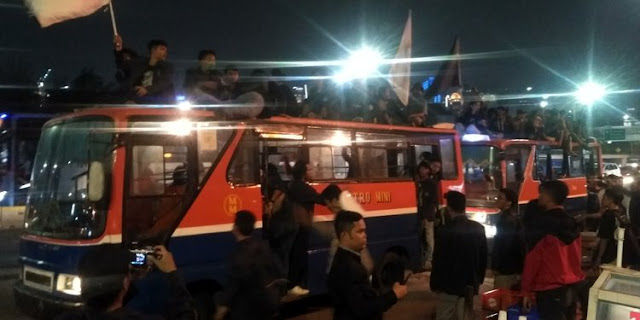 Gabung BEM SI, Mahasiswa Jogja dan Solo Patungan Sewa Bus ke Jakarta Demo KPK