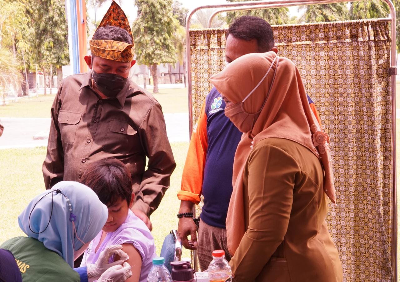 Vaksinasi di Sumenep Melampaui Target Pemprov Jatim, Begini Penjelasan Bupati Fauzi
